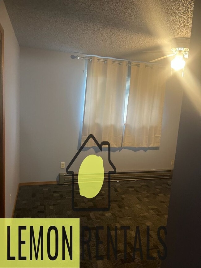 Building Photo - 3 bedroom house for rent $1,100.00 per month