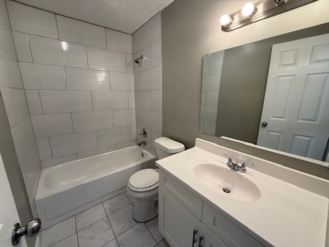 Building Photo - Charming two-bedroom, two-bathroom condo l...