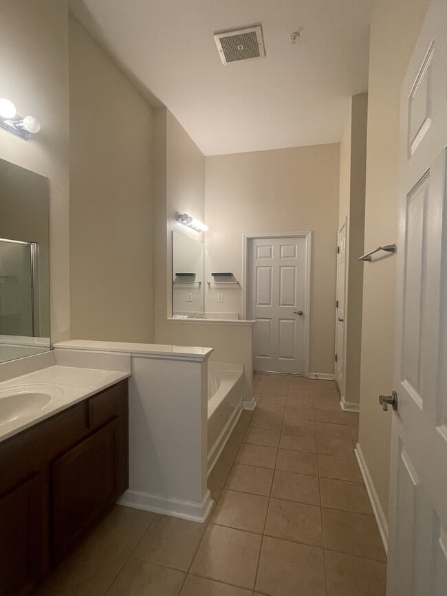 Building Photo - 1965 Nocturne Dr