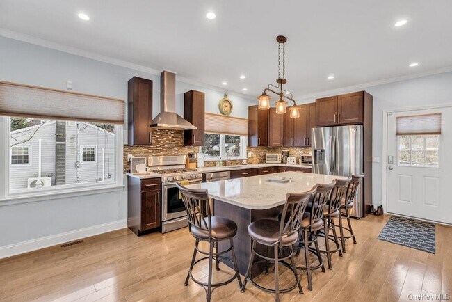 Building Photo - 300 Fiddler Ln