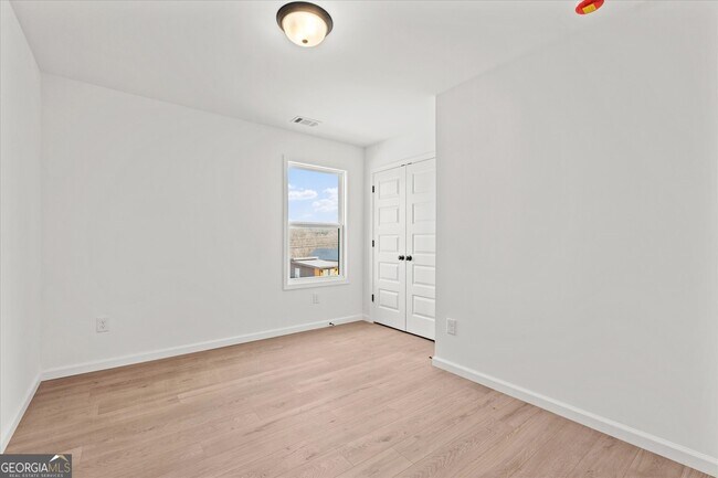 Building Photo - 105 Carroll Cir