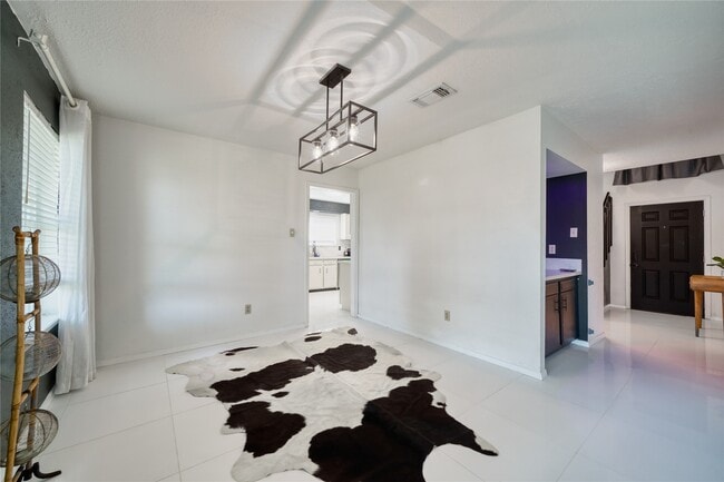 Building Photo - 10127 Fernstone Ln