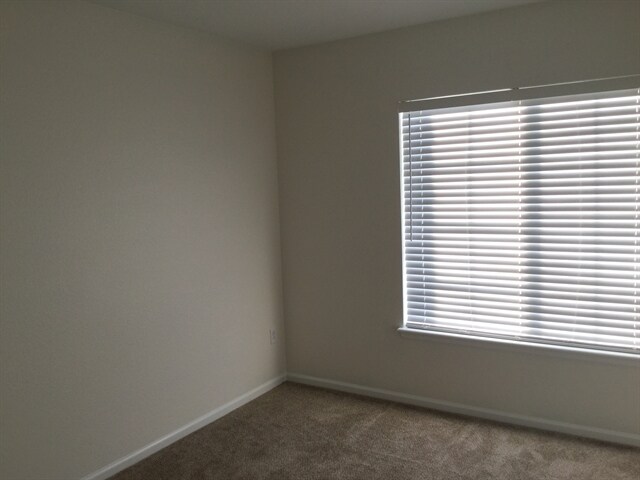 Building Photo - 180 Terra Vista St