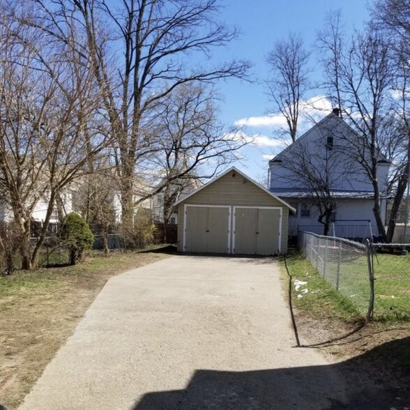 Building Photo - 2014 Wabash Ave