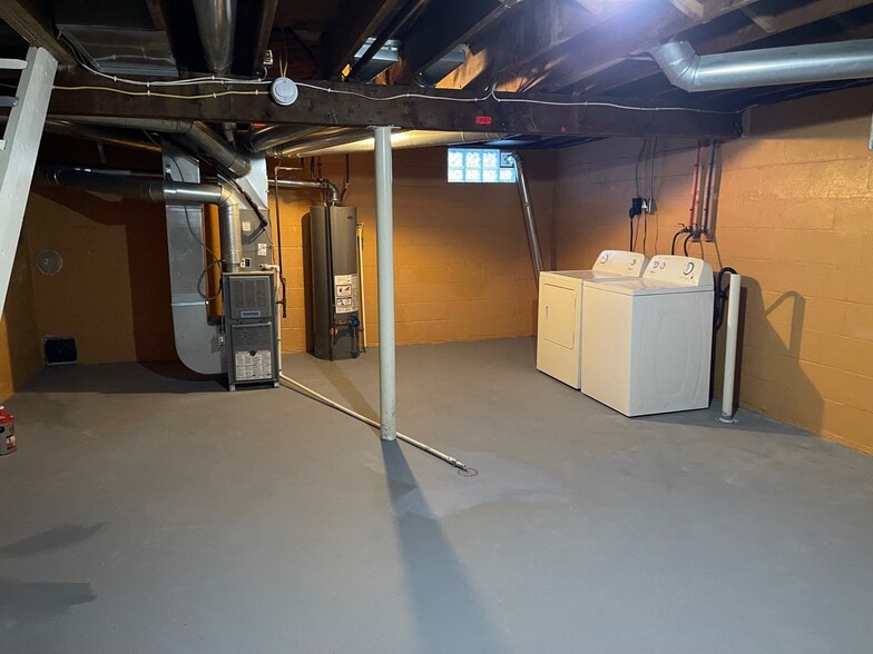 Building Photo - 430 N 4th St