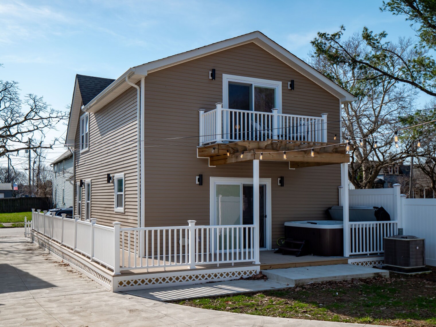 Building Photo - 6110 Lawn Ave