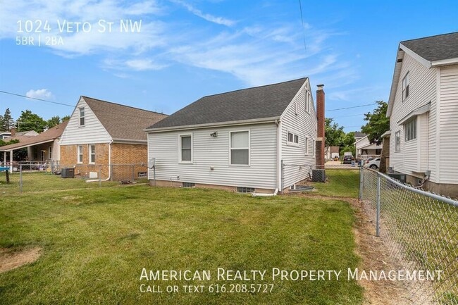 Building Photo - 1024 Veto St NW