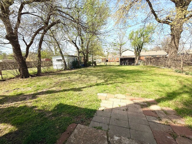 Building Photo - Cute 2BD 1BA Bungalow in Bethany!!