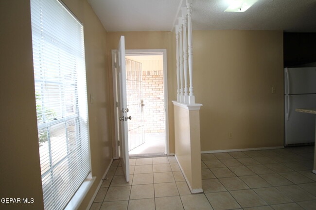 Building Photo - 3406 Moonlight Ave