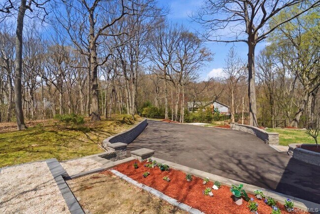 Building Photo - 263 Oyster Bay Road