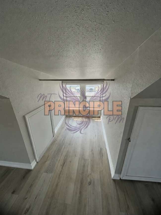 Building Photo - 735 Placer St
