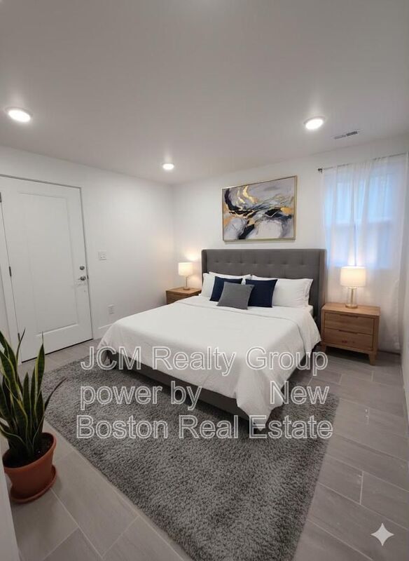 Building Photo - 139 Marlborough St