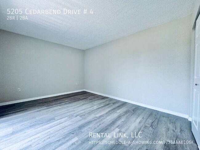 Building Photo - 5205 Cedarbend Dr