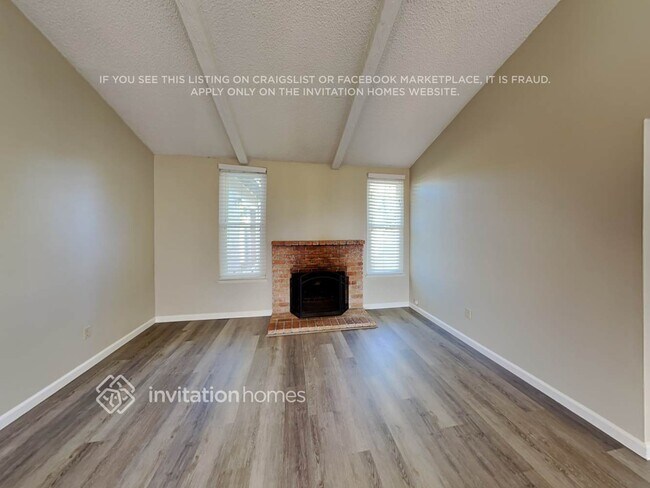 Building Photo - 301 Old River Dr