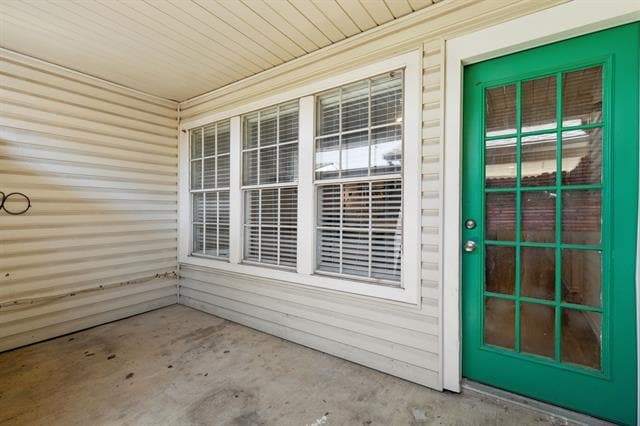 Building Photo - 724 Creekwood Ct