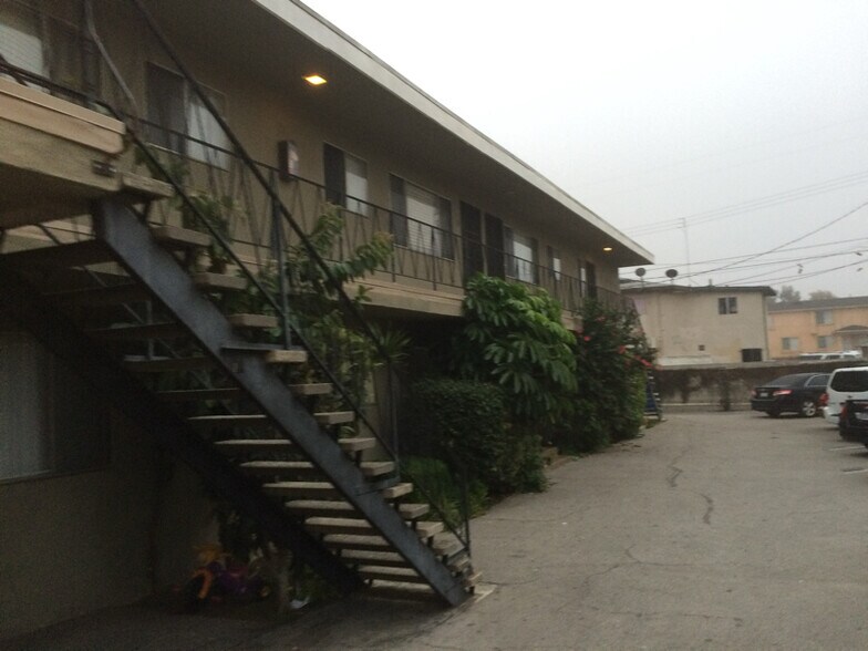 Building Photo - 1036 W 253rd St