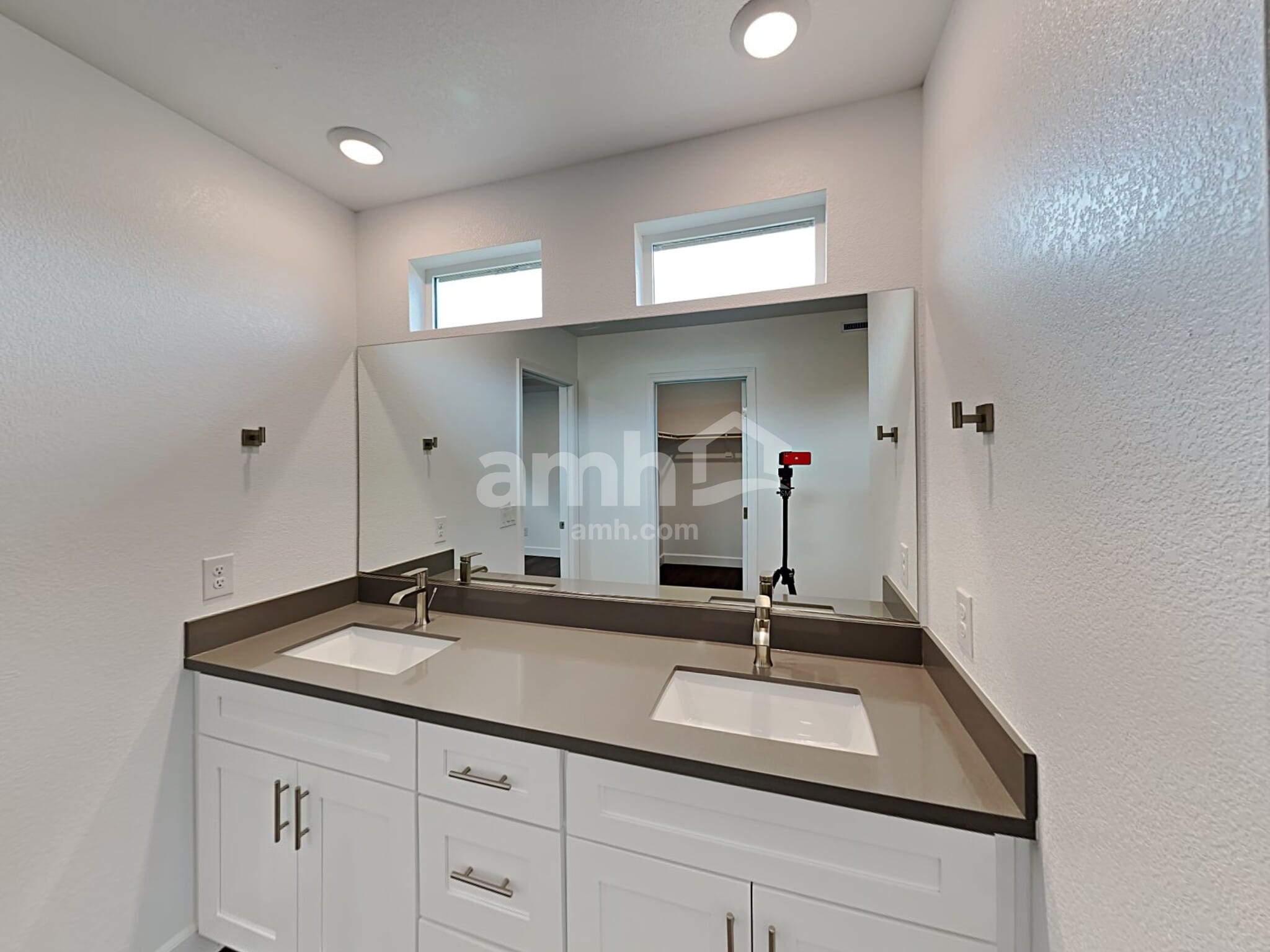 Building Photo - 8938 Tiger Tooth Ave