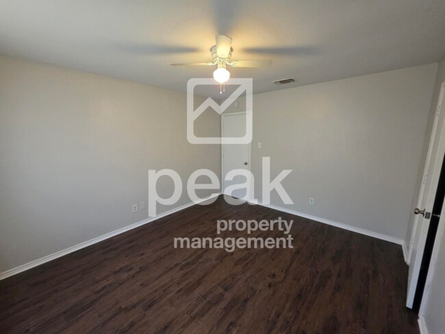 Building Photo - $1,250 2 Bed, 1 Bath for Rent in Weatherford!