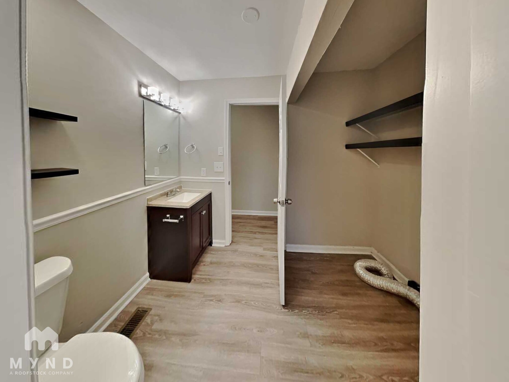 Building Photo - 456 Hardy Way