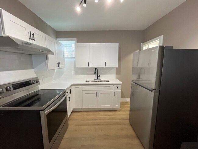 Building Photo - Fully Renovated and Modern 3-Bedroom, 1-Bathroom Rental Home in Center City Allentown,