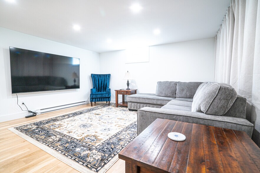 Building Photo - 176 Palmer Ave