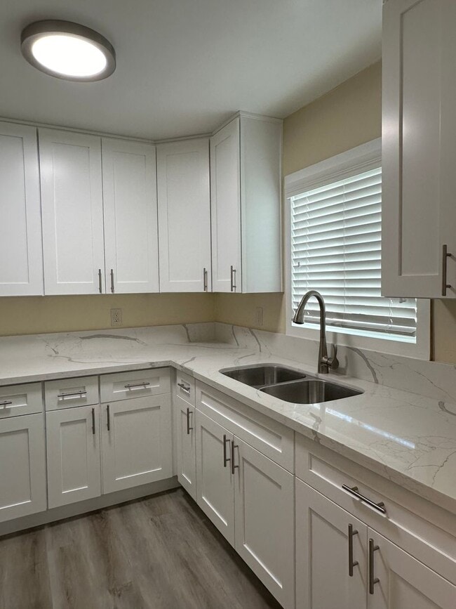 Building Photo - 317 Richfield Ave