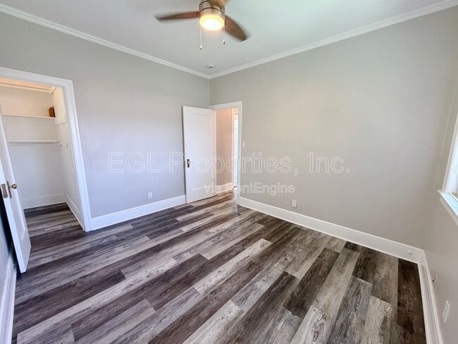 Building Photo - 804 Forest Ave