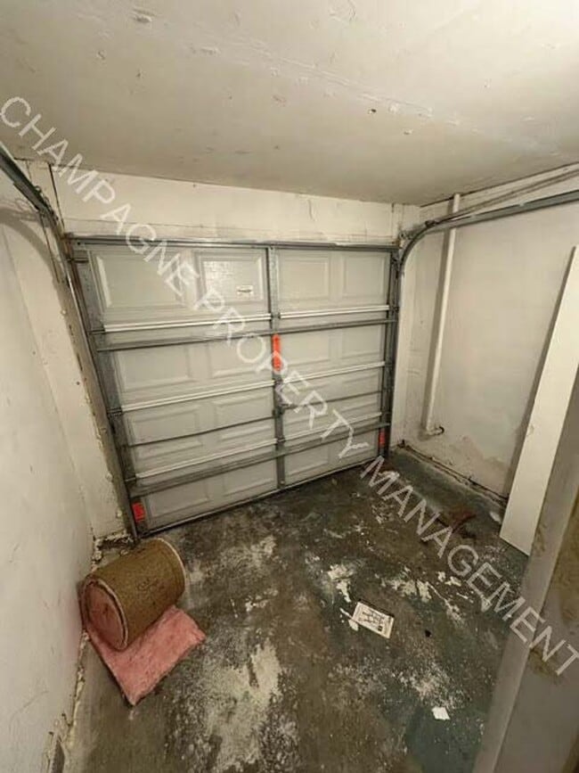 Building Photo - Updated Single Family Home in KC