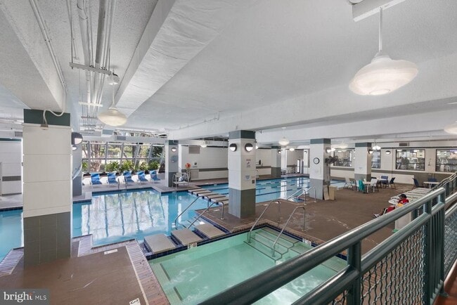 Building Photo - 203 Yoakum Pkwy