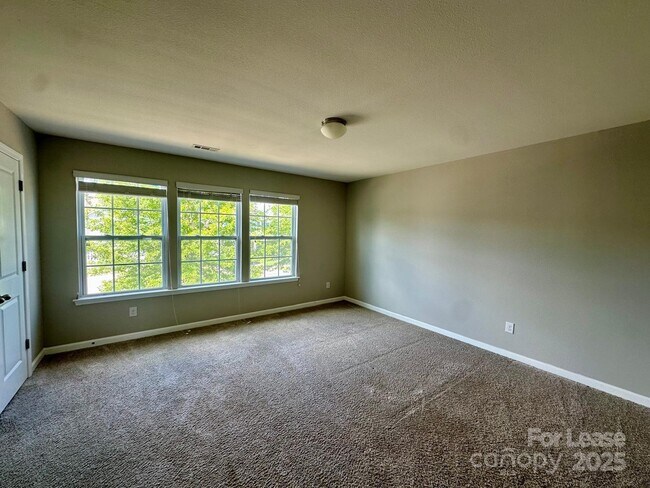 Building Photo - 2625 Cider Ridge Rd