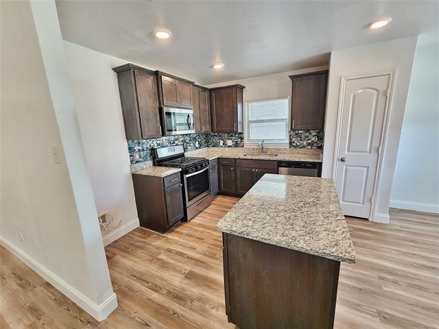 Building Photo - 837 Serena Dr