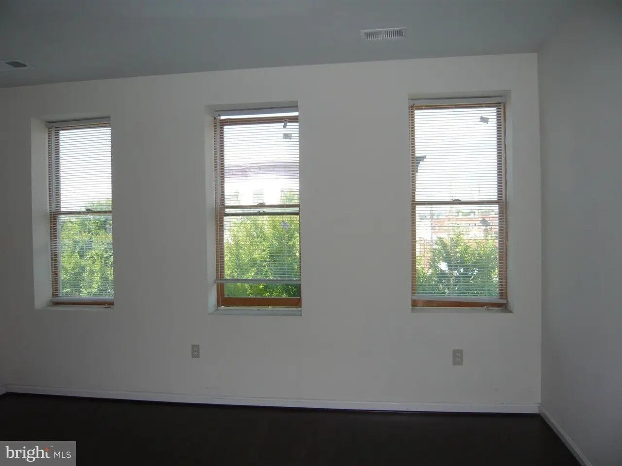 Bedroom 1 - Streetview - 2517 Saint Paul St