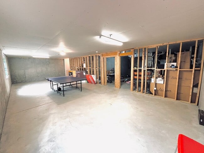Building Photo - Solar Home!  Beautiful 4bed/3bath Single Family Home in Shakopee