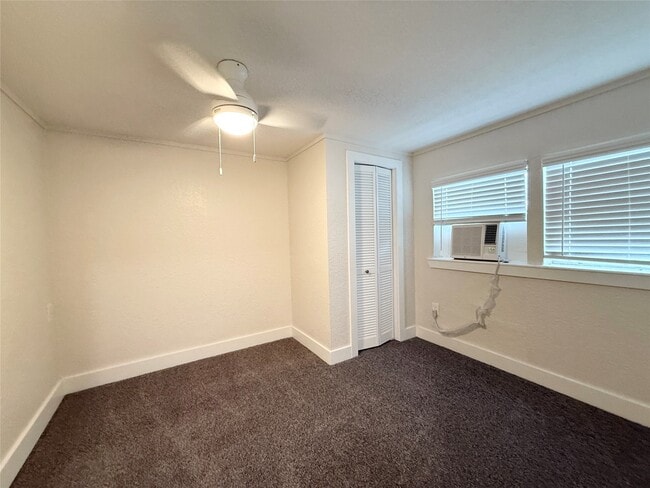 Building Photo - 14070 S Hwy 288b