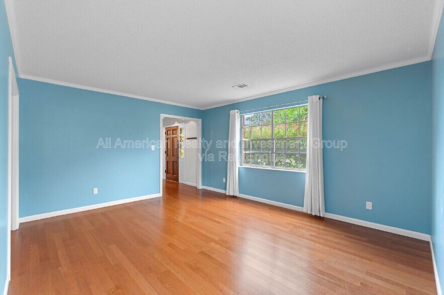 Building Photo - 208 Wright Pkwy NW