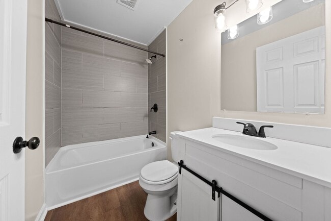 Building Photo - Renovated 3 Bedroom Dog Friendly Home For Rent on Lafayette Road!