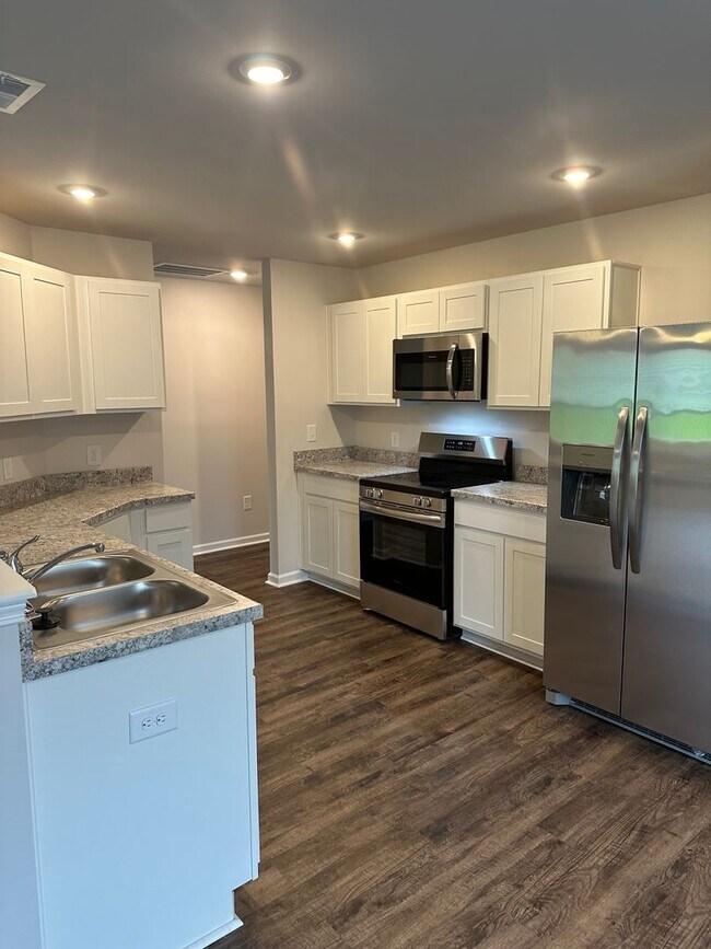 Building Photo - Coming Soon! Beautiful 3-Bedroom, 2-Bath Home in Deer Brook Crossing