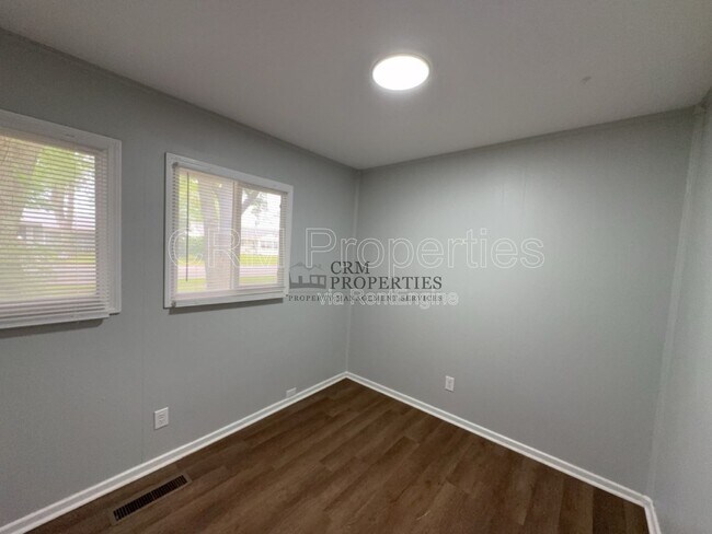 Building Photo - 5204 Arrowhead Blvd