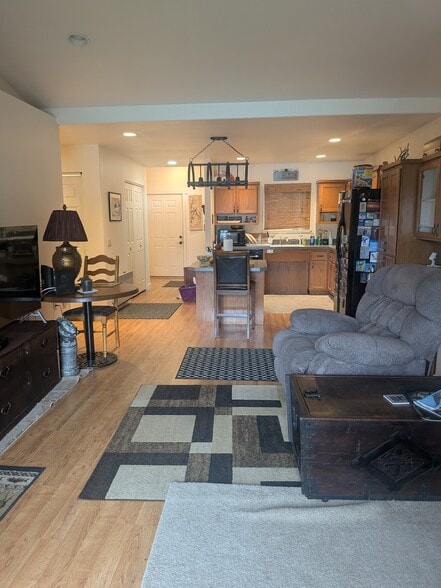 Building Photo - 3449 NE 40th Ct