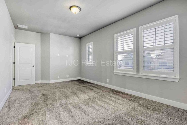 Building Photo - 5512 N Wabash St