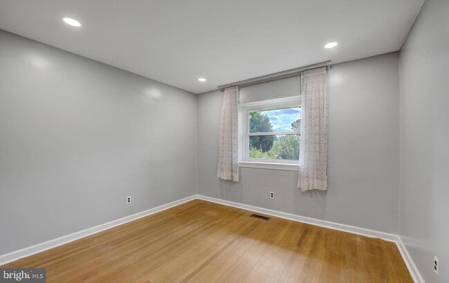 Building Photo - 11 Providence Rd