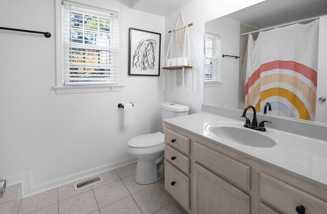 Building Photo - 3 Bed 2.5 Bath Home for rent in Chesapeake