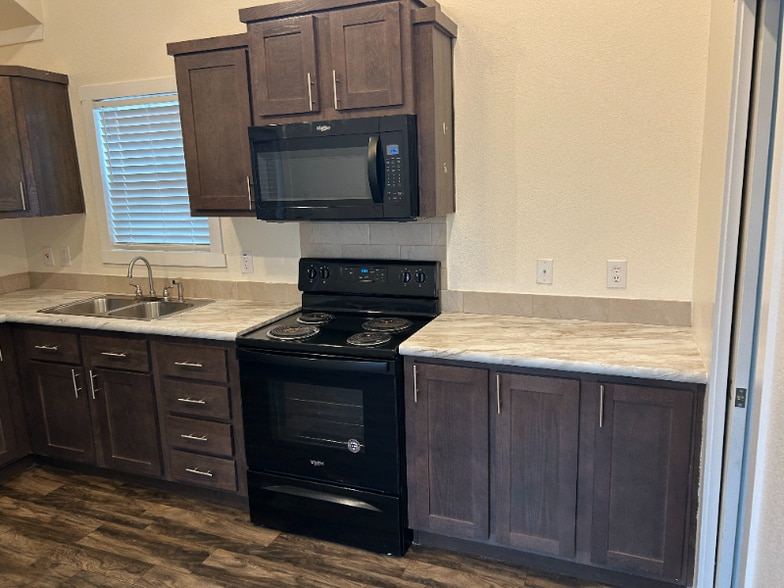 Building Photo - 5215 Crestway Rd