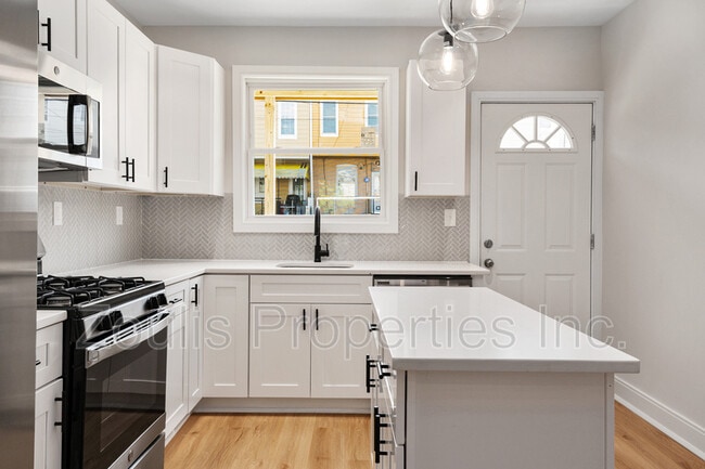 Building Photo - 311 S Newkirk St