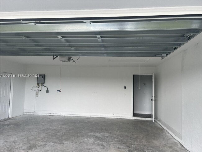 Building Photo - 634 Royce Rd