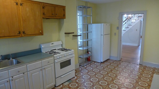 Building Photo - 2934 Huntingdon Ave