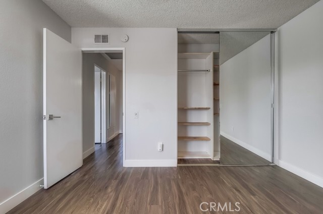 Building Photo - 7030 Seawind Dr