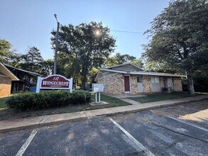 Building Photo - Available For Immediate Move-In!!