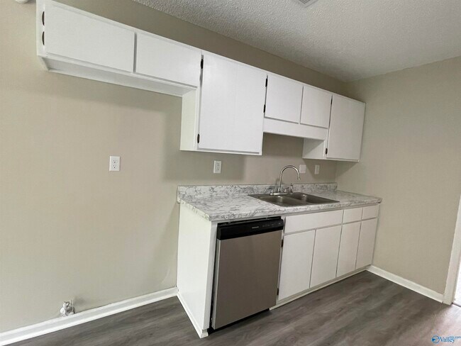 Building Photo - 120 Springfield Ln