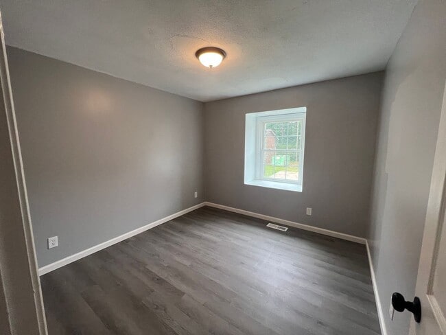 Building Photo - 440 30th Pl